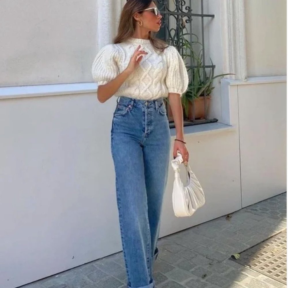 ZARA Super High Rise Jeans with Wide Leg - Size 6